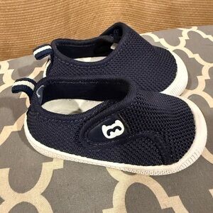 BMcitybm non slip mesh sneakers - size 5